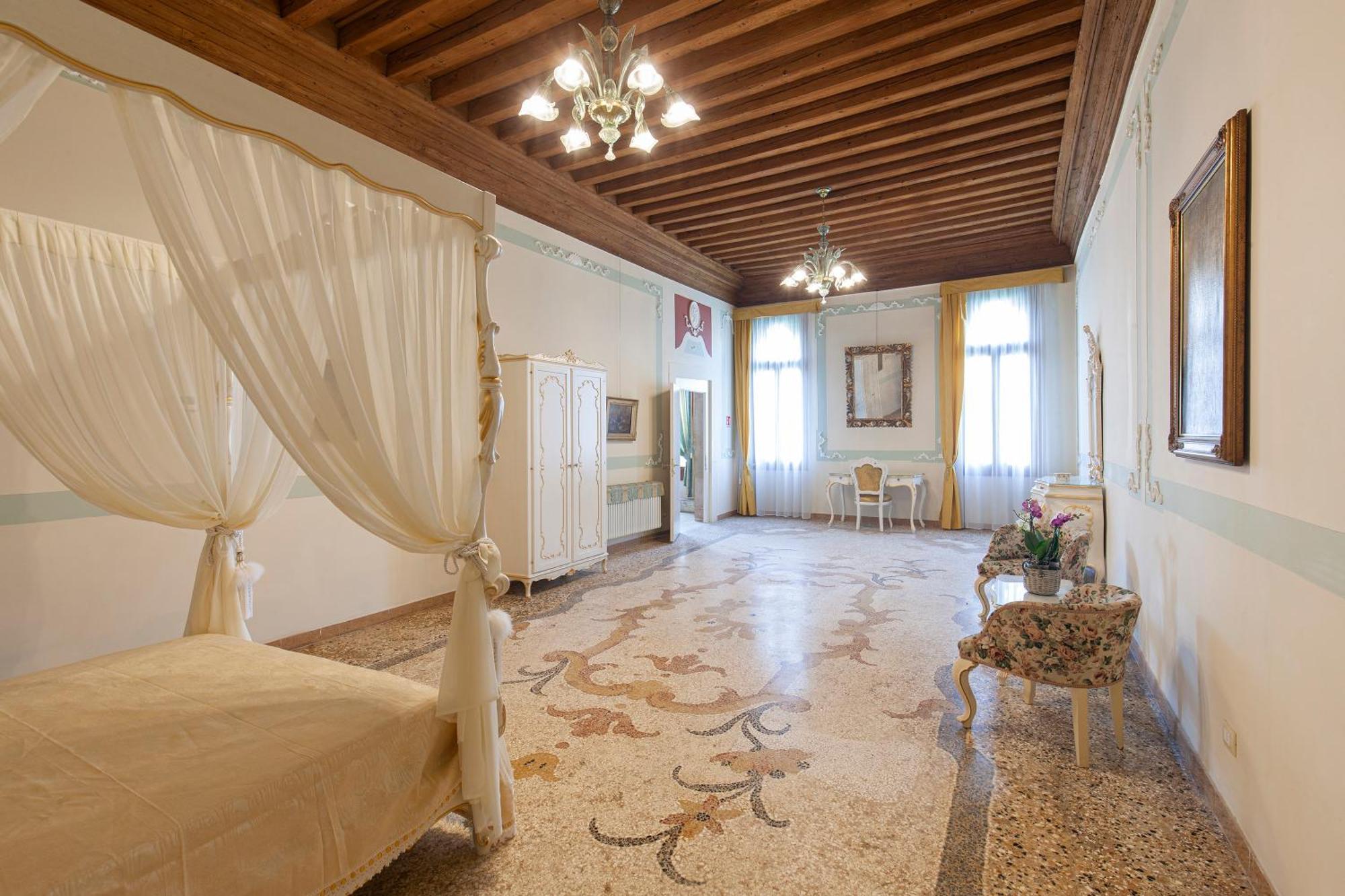 Luxury Pesaro Papafava * Venedig